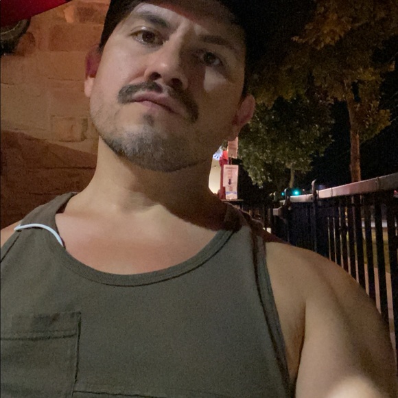 Meet your Posher, Zeke - Picture 4 of 9